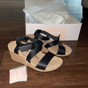 Brand New Birkenstock Black Wedge Sandal - size 36